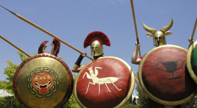 Falange de propietarios y mercenarios. El ejército de la ciudad griega de la época arcaica a la era de Tucídides.